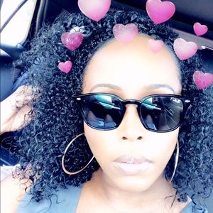 Meet your Posher, Ebony